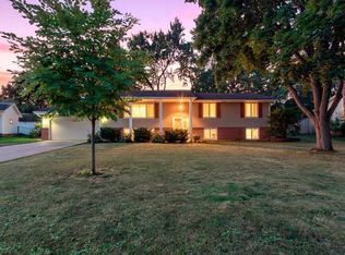 2313 E 114th St, Burnsville, MN 55337