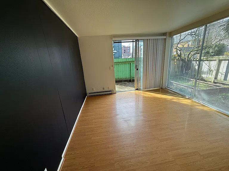 129 11th Ave E #101 — Photo 3