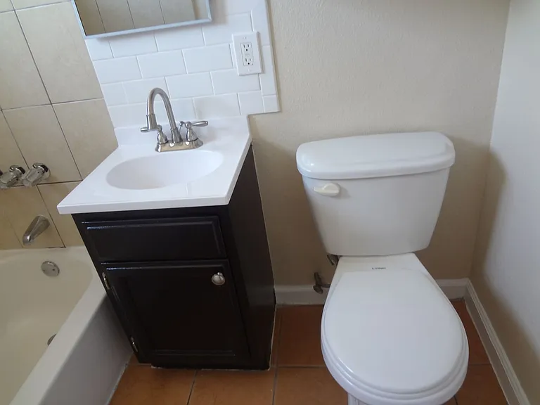 6346 Middleton Ave — Photo 6