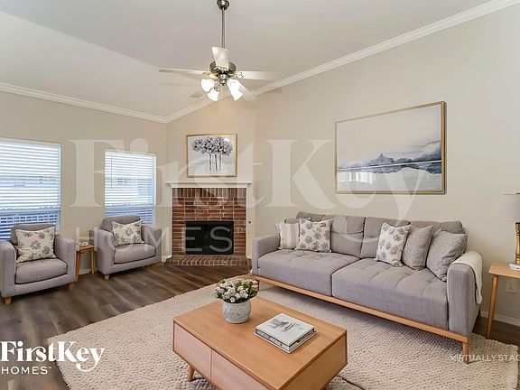 4th image of 2925 Oakshire St
