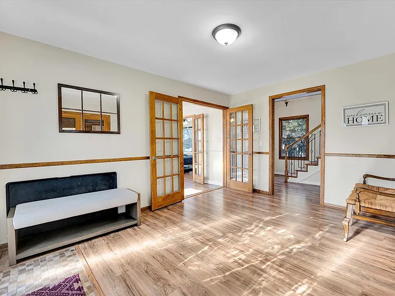 49 N Lake Ave — Photo 4