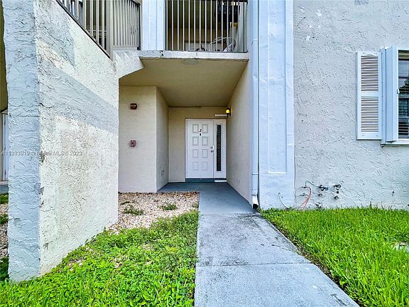 4th image of 1055 N Franklin Ave #1055J