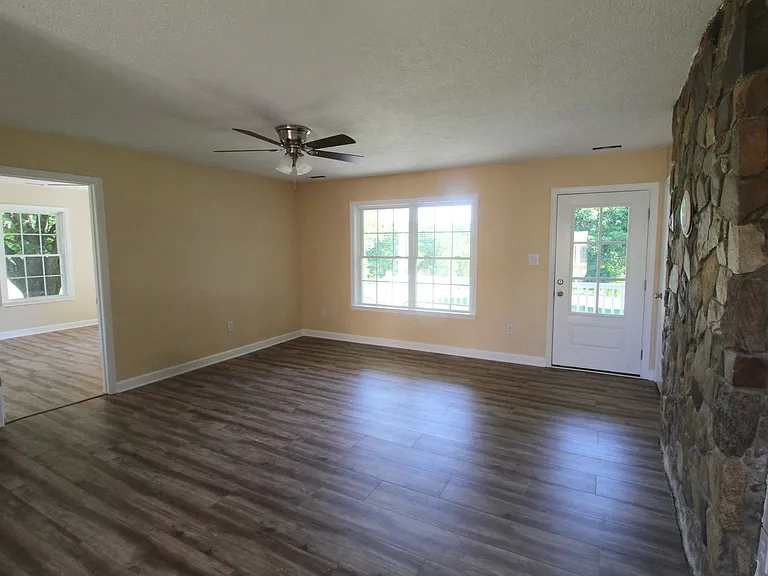 1465 Offenbacker Rd — Photo 15