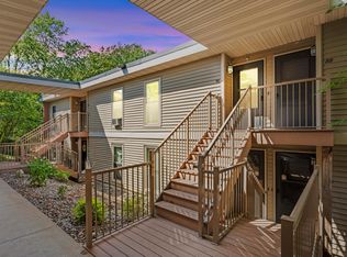 110290 Village Rd #90, Chaska, MN 55318