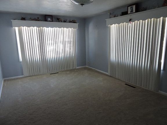 3rd image of 5352 E Steele Ave