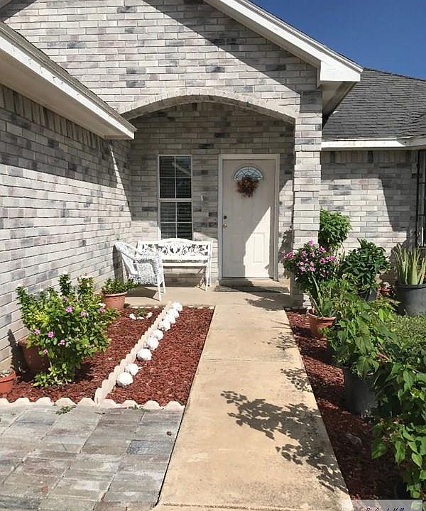 1st image of 341 Ciruela Ln