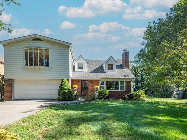 53-21 240th Street, Douglaston, NY 11362