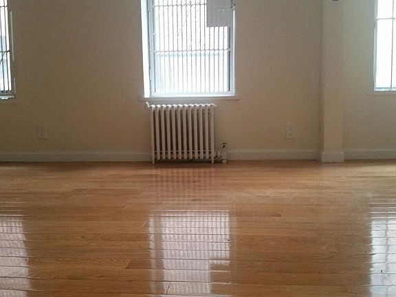 2nd image of 788 Lexington Ave APT 3