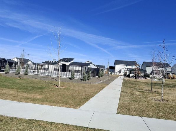 7092 W Grand Rapids Dr, Meridian, ID 83646