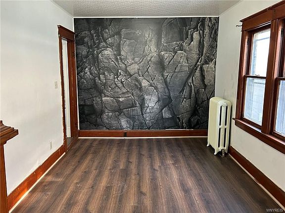 4th image of 247 Stockbridge Ave