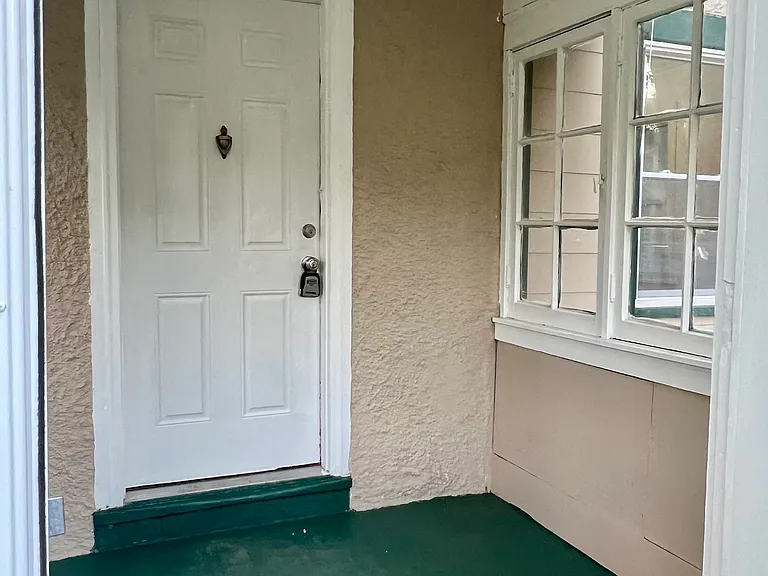 423 Cottage St — Photo 8