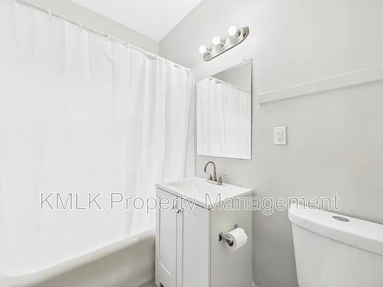 1352 Kenilworth Ave — Photo 22
