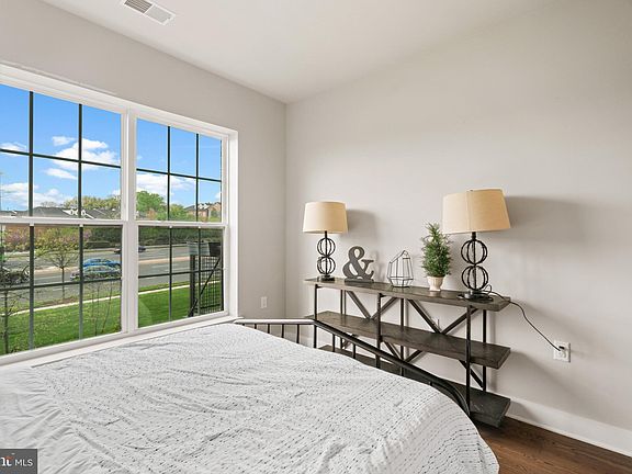 5th image of 502 Diamondback Dr Unit 210