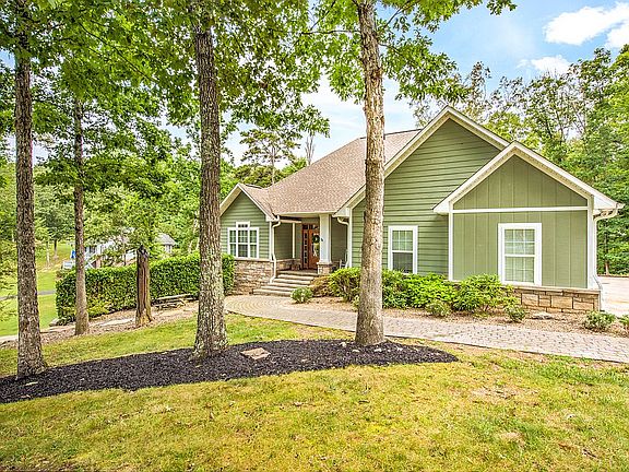 2nd image of 144 Pineview Dr