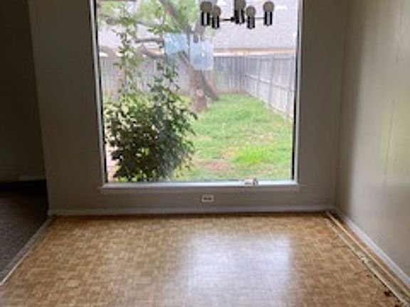 5th image of 3035 Curry Ln