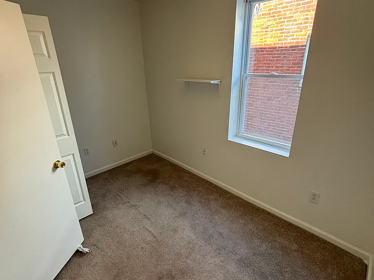5036 Catharine St #2 — Photo 9