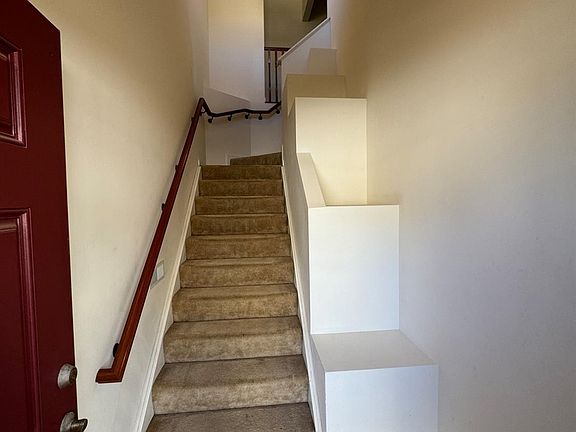 4th image of 4493 English Oak Ct