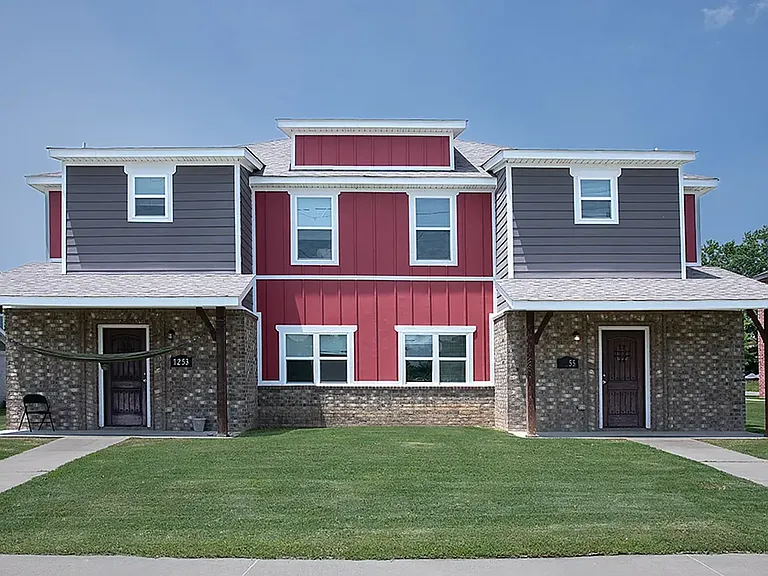 1253 N Rupple Rd — Photo 1