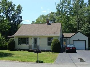 31 Beach St, Millbury, MA 01527