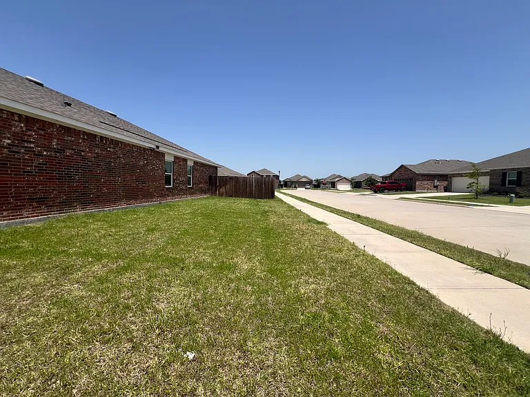 794 Yorkshire Dr — Photo 19