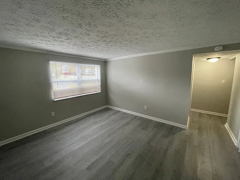 East Ridge Apartments — Photo 11