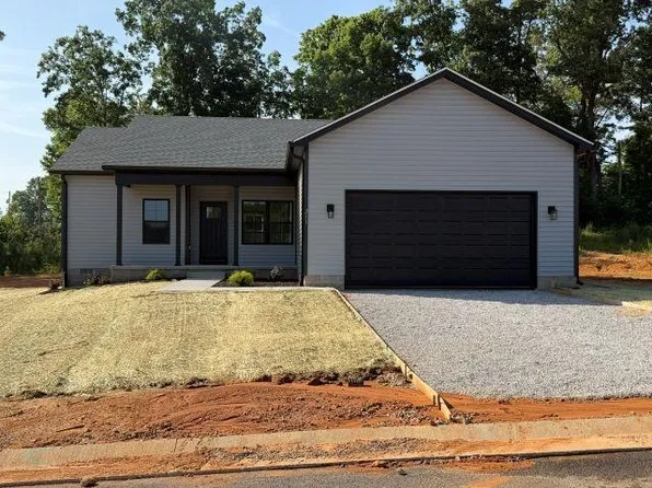 211 Memphis St, Scottsville, KY 42164