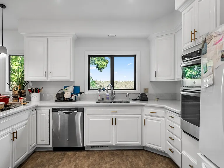 2820 Panorama Dr — Photo 15