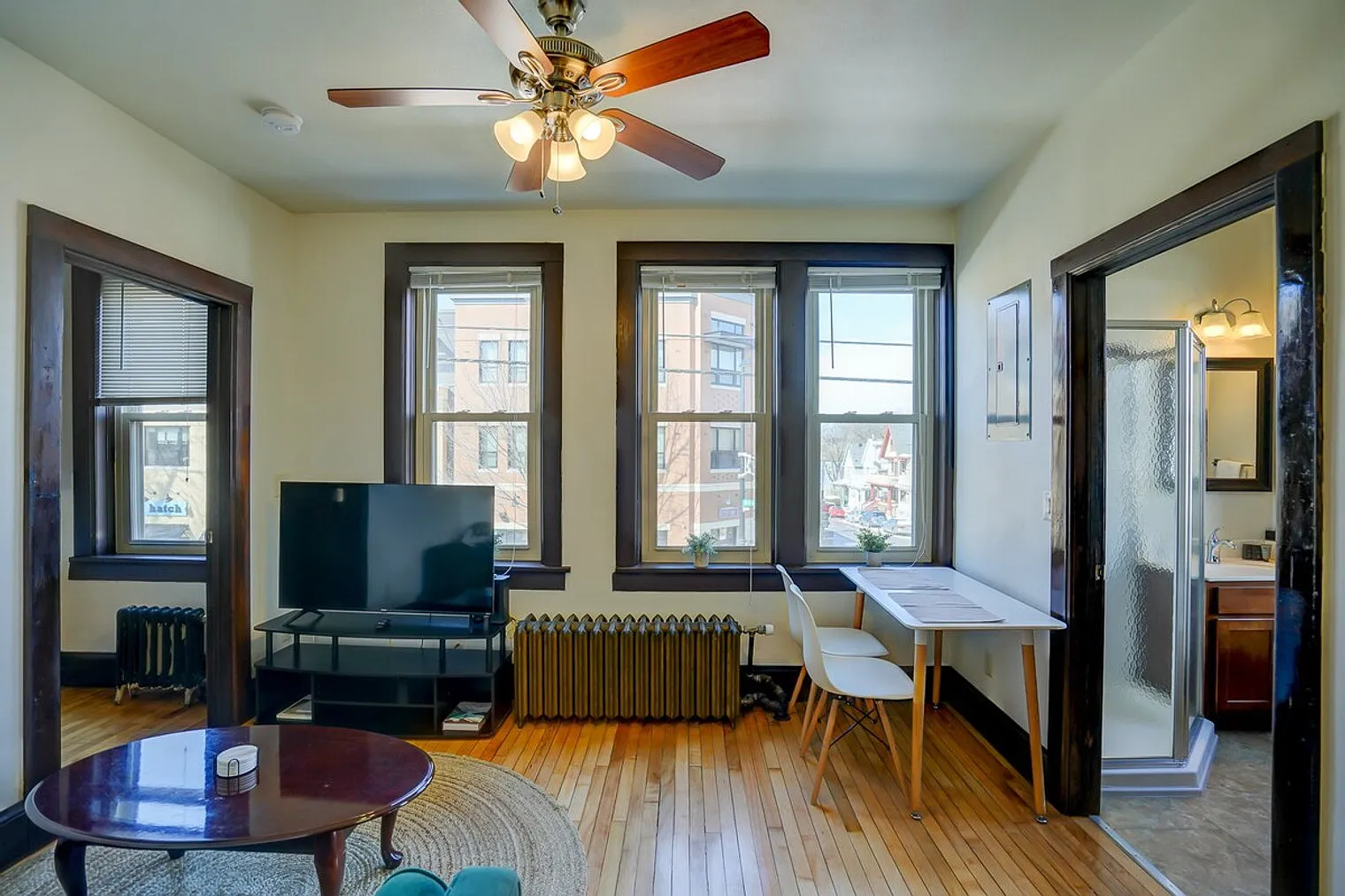 1 bed, 1.0 bath, 398 sqft, $2,245 — Photo 3