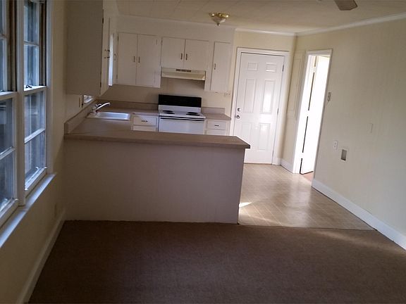 4th image of 502 Beechwood Cir