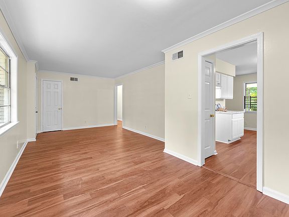 4th image of 3581 Gowan Dr