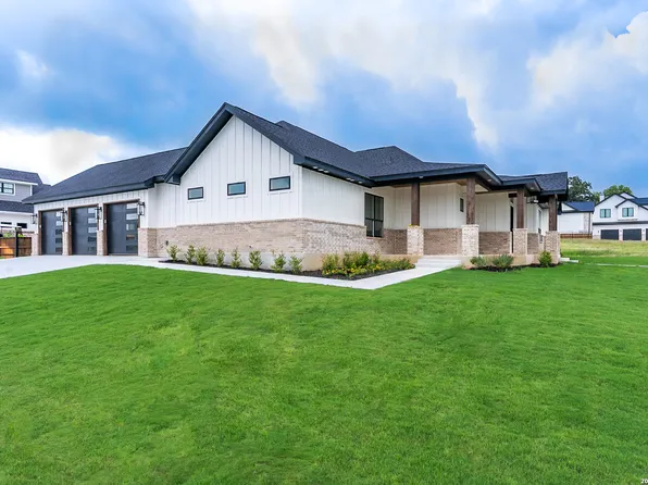 109 CHINABERRY HL, La Vernia, TX 78121
