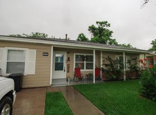 6414 S Ridgecrest Dr, Hitchcock, TX 77563