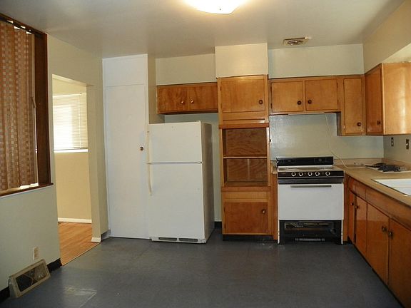 4th image of 313 Palomas Dr NE