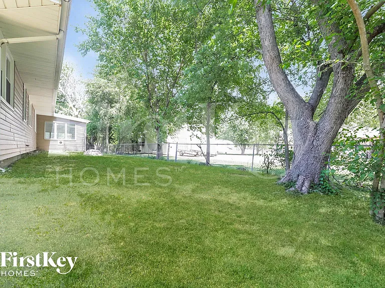 913 S Hugh St — Photo 14