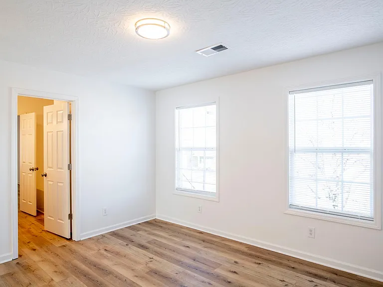 917 Winding Oak Trl — Photo 28
