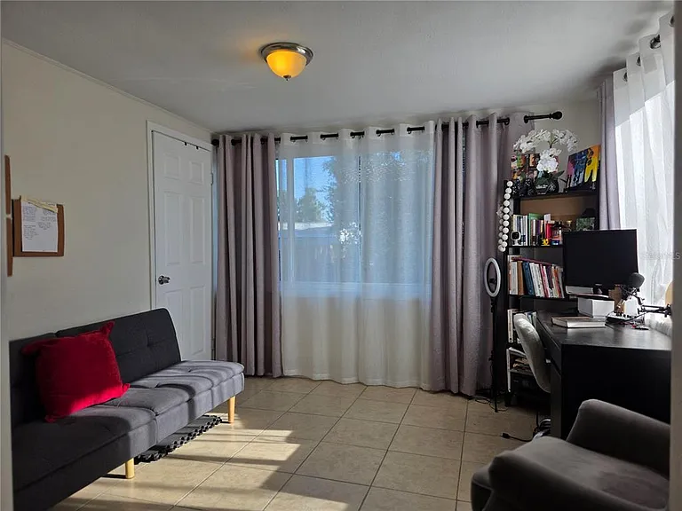 4823 Longwood Ave — Photo 7