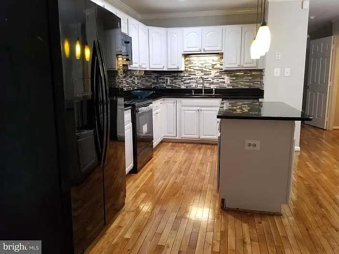 1 bed, $1,200 — Photo 2