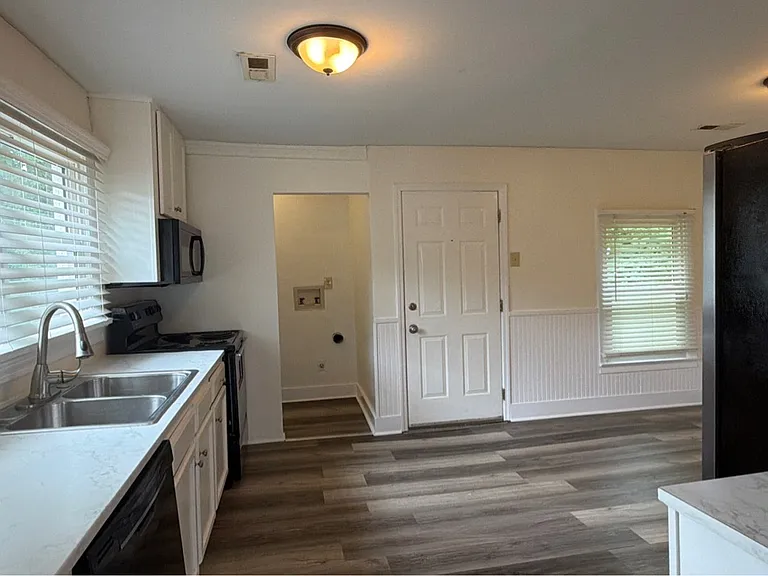 3818 Troy Swasey Blvd SW — Photo 3