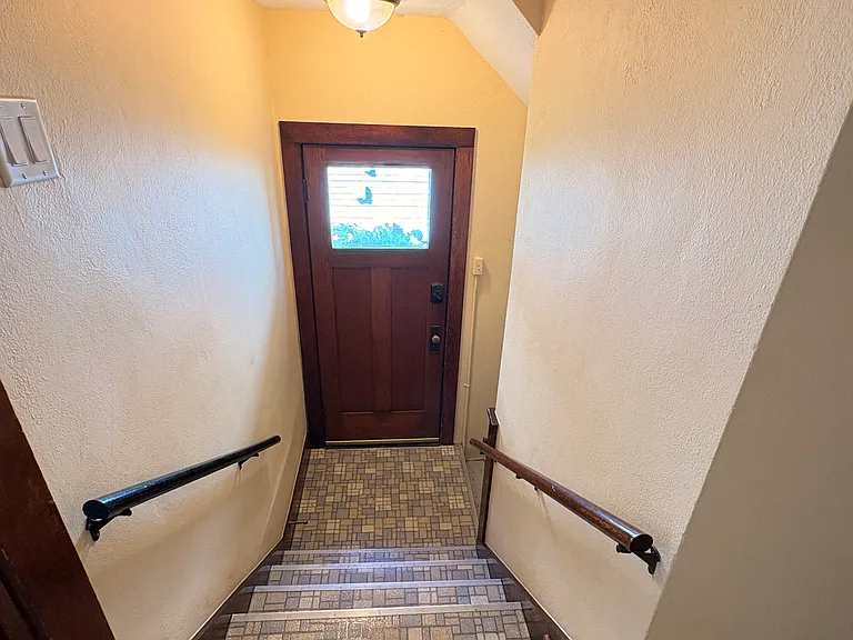 738 S Jackson St — Photo 26