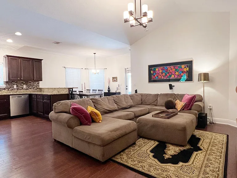 946 Cocobolo Dr — Photo 4