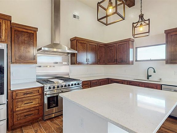 2nd image of 81 Cerro Alto Rd