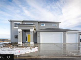 1122 S Florida Loop, Kennewick, WA 99338