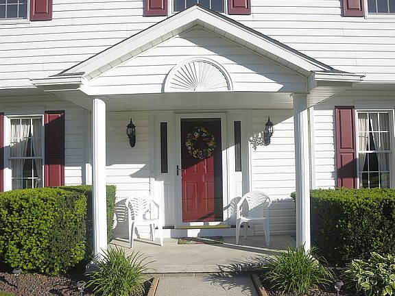 4th image of 2403 Wintergreen Dr