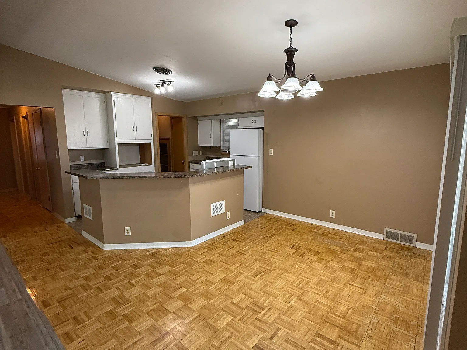 3 bed, 1251 sqft, $1,895 — Photo 4