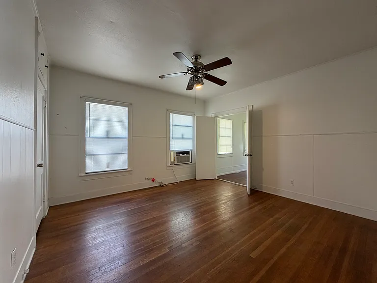 708 College St — Photo 5