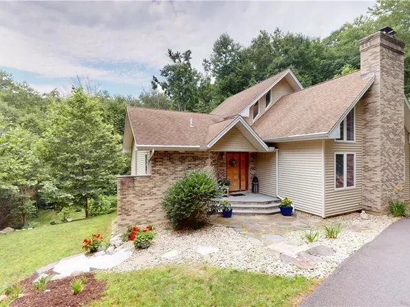 8 Carriage Drive, Canton, CT 06019