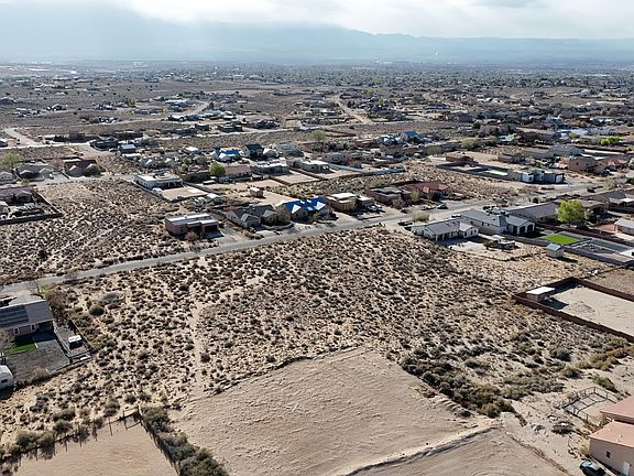 5th image of 801 8th St NE