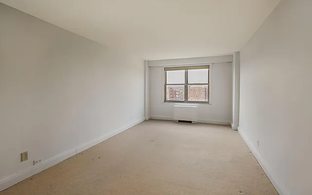 Sold by Nortrud Wolf Spero, LREB | media 58