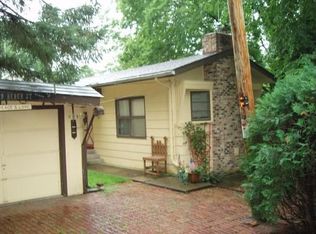 419 Bench St, Lynxville, WI 54626