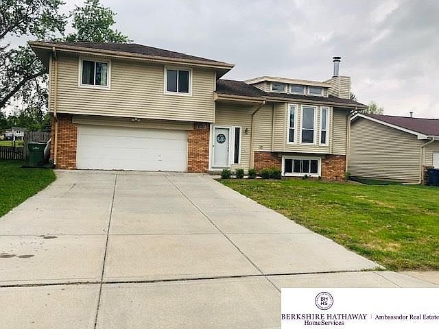1st image of 3413 E Dutchman Cir